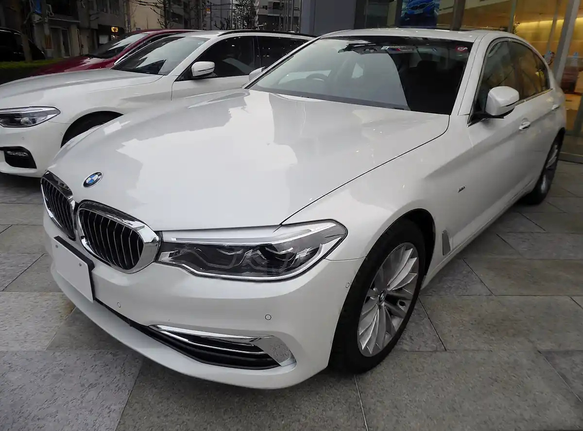 BMW 523i Luxury sedan exterior reference photograph
