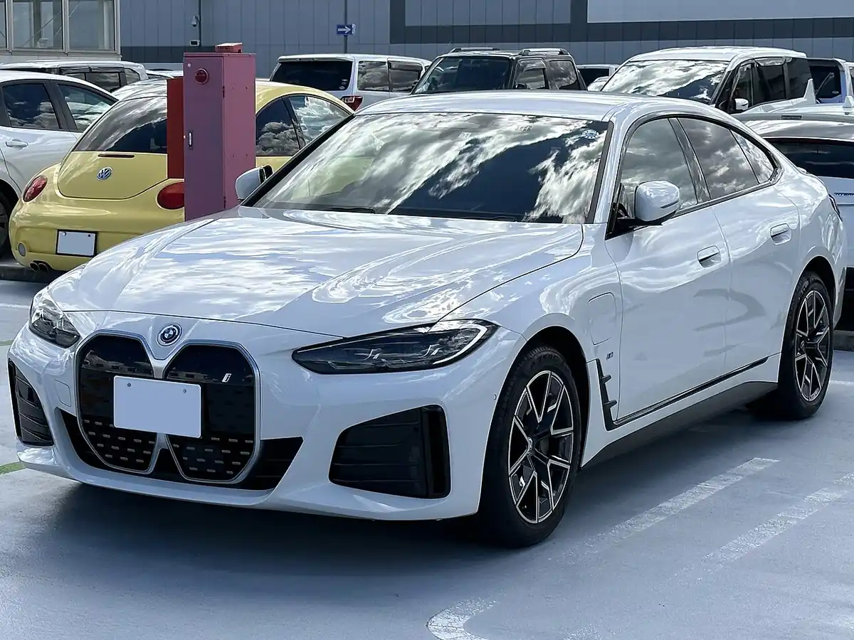 BMW i4 eDrive40 M Sport exterior reference photograph