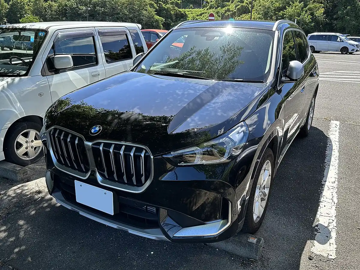 BMW X1 xDrive20i exterior reference photograph