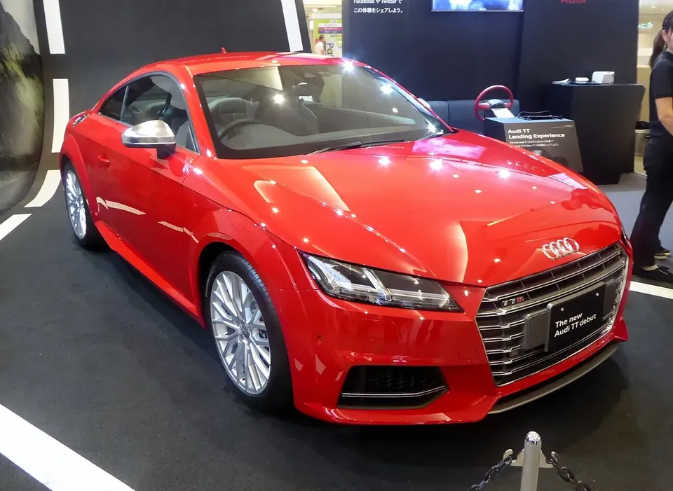 Audi TTS 8S performance Coupé viewed from the front and side