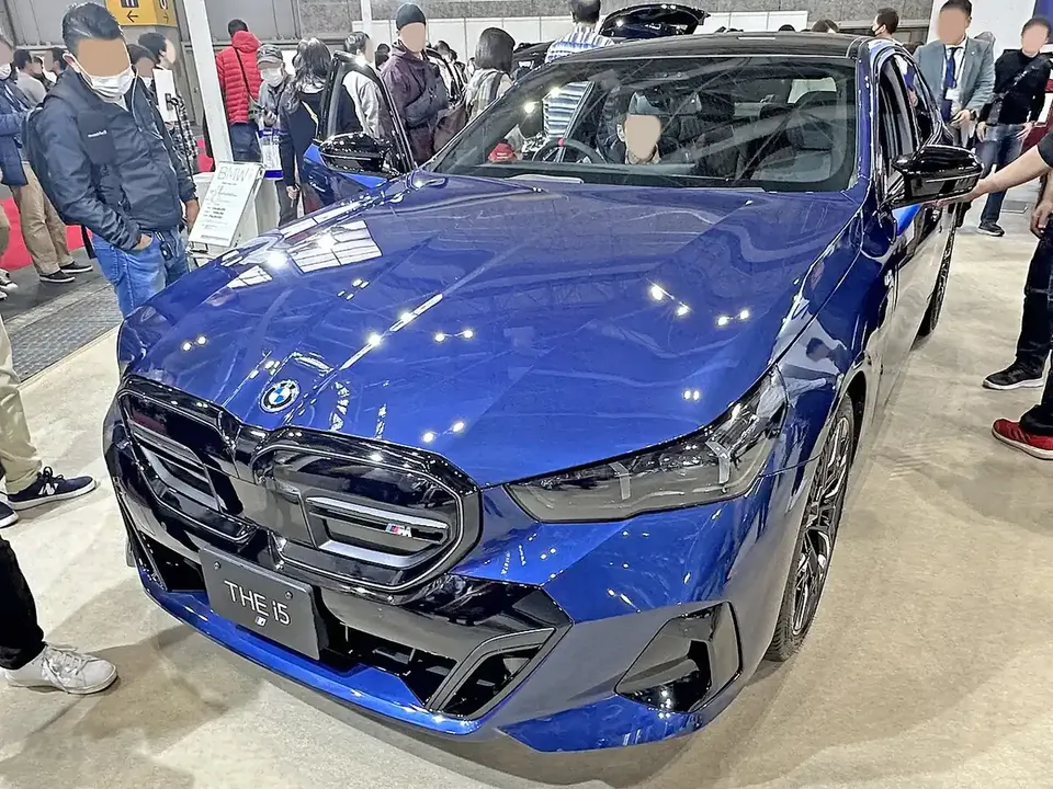BMW i5 M60 xDrive displayed at Osaka Mobility Show 2023 exterior reference photograph