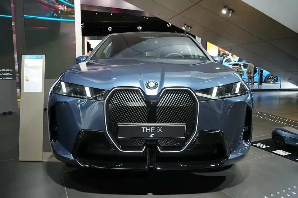 BMW iX xDrive60 displayed at BMW Welt in 2025 exterior reference photograph