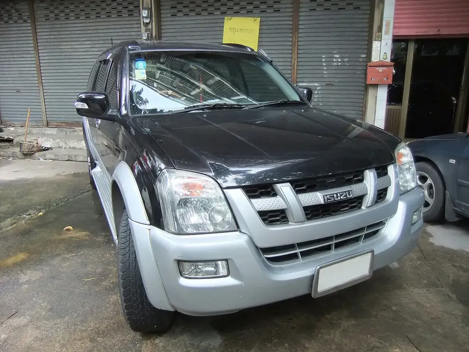 Black and silver Isuzu MU-7 SUV photographed from the front in Thailand