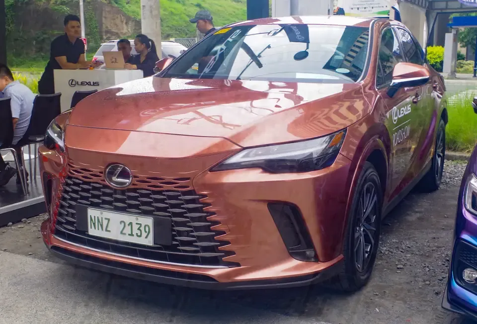 Lexus RX 350h in a front three-quarter view.