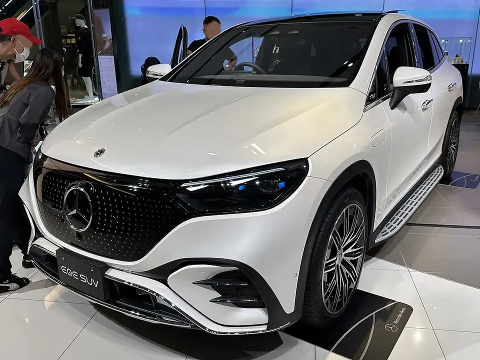 Mercedes-Benz EQE 350 4MATIC SUV Launch Edition exterior reference photograph