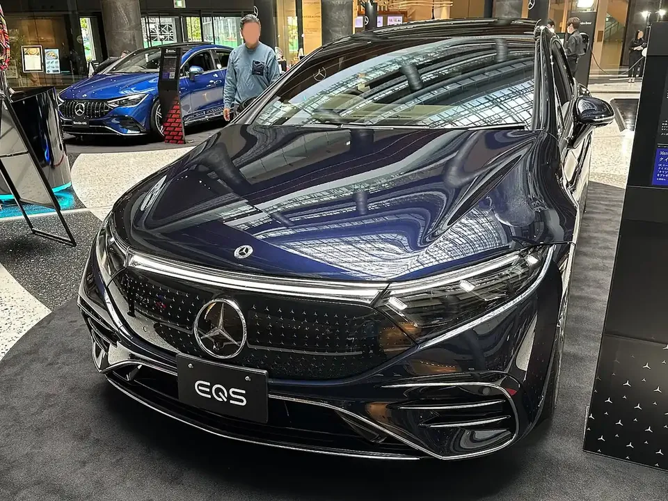 Mercedes-Benz EQS 450+ exterior reference photograph
