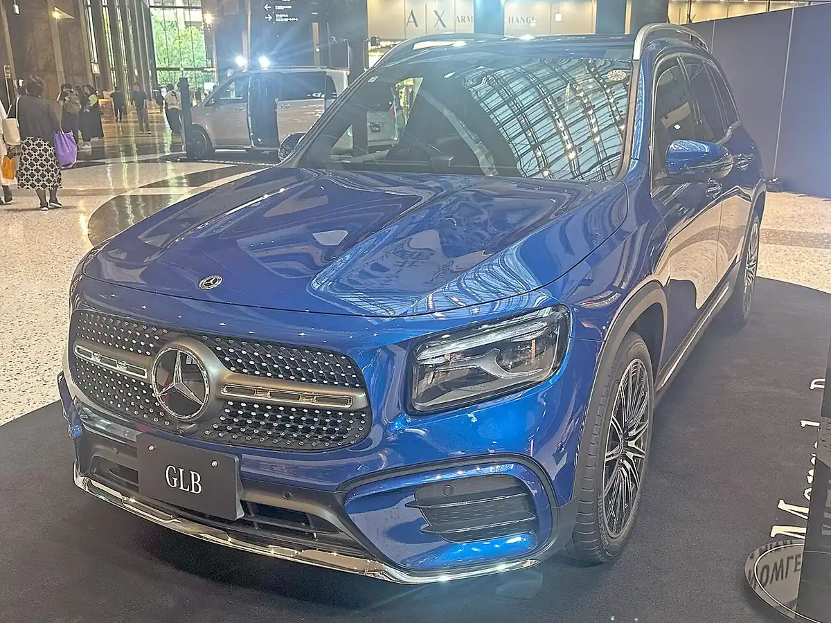 Mercedes-Benz GLB 200 d 4MATIC exterior reference photograph