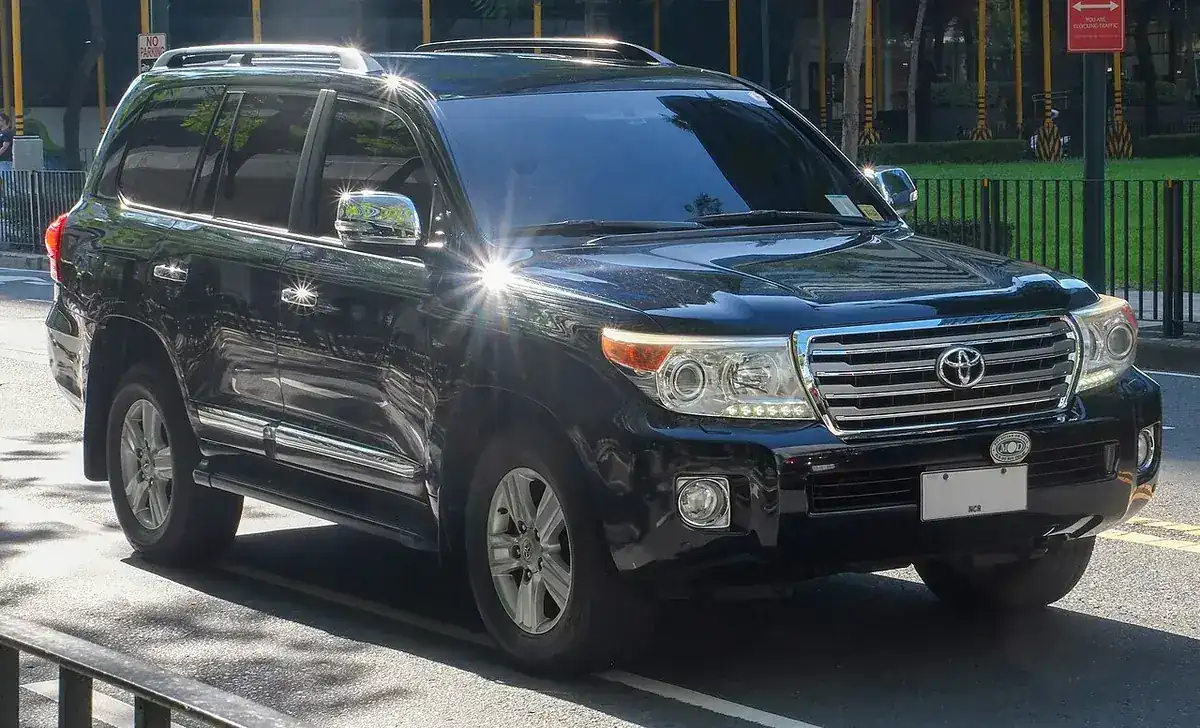 Black 2014 Toyota Land Cruiser 200 VX V8 viewed from the front and side